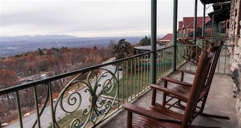 All the Reasons You Need to Spend a Weekend at Mohonk Mountain House ...