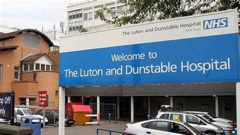 Bedford Hospital and Luton and Dunstable Hospital plan merger - BBC News