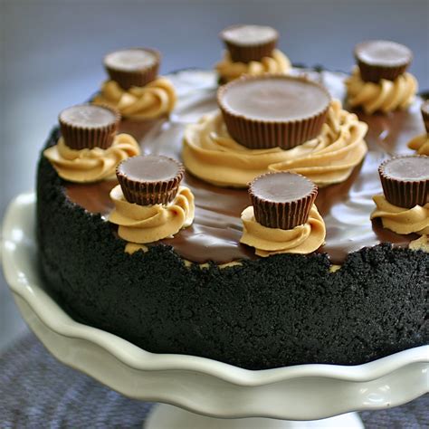 Peanut Butter Cup Cheesecake - Deliciously Declassified