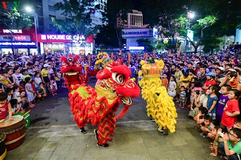 Múa Lân Tết: Bảng Báo Giá Dịch Vụ Cho Thuê Múa Lân Giá Rẻ 2021