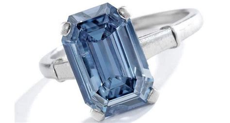 A rare blue diamond ring fetches $6.7 million at Sotheby’s - Luxurylaunches