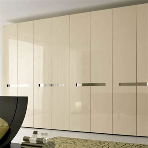 Modern Wardrobe Design, Rs 4500/square feet Space And Designs | ID: 26583080662