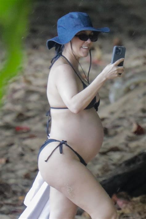 Pregnant KOURTNEY KARDASHIAN in Bikini at a Beach in Kauai 07/18/2023 – HawtCelebs