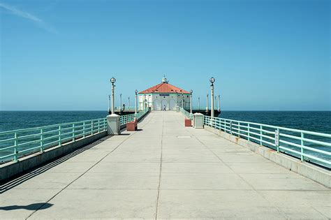 Manhattan Beach Pier Aquarium Photograph by Craig Brewer - Fine Art America