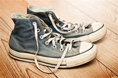 What to Do With Old Shoes - Everyday Recycler