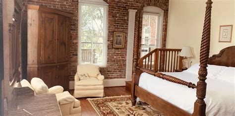 The Consulate Ambassador Suite Overlooking the Apalachicola River