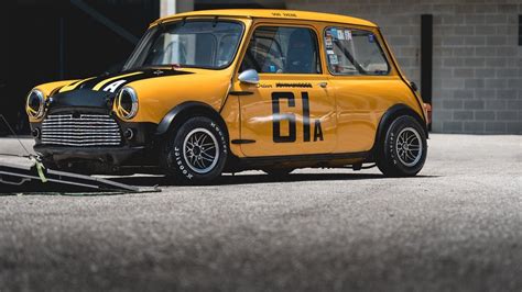 Classic Mini Cooper Race Car [OC][2400x1350] : carporn