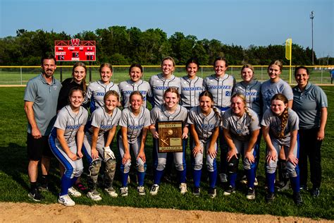 Husky softball making history in first-ever state tournament | Dakota ...