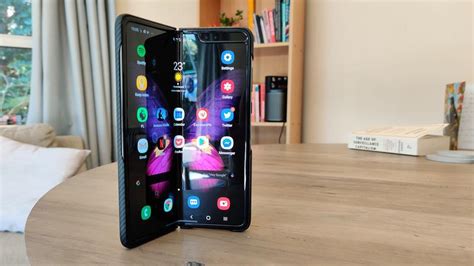 Samsung Galaxy Fold Review: An Aspirational Mess - Tech Advisor