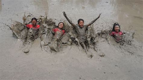 How mud boosts your immune system - BBC Future