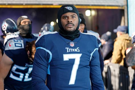 Titans bench Malik Willis for Josh Dobbs vs. Cowboys