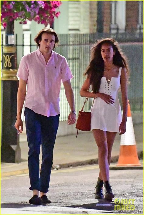 Malia Obama Enjoys a London Date Night with Boyfriend Rory Farquharson ...