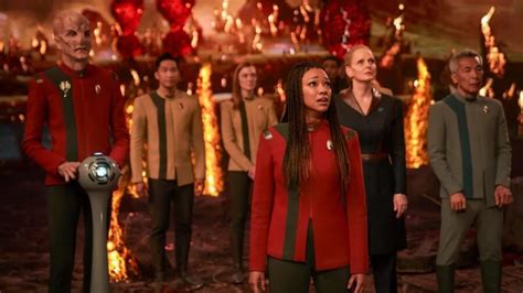 See The New Crew In Star Trek: Discovery Season 5 First Look | GIANT ...