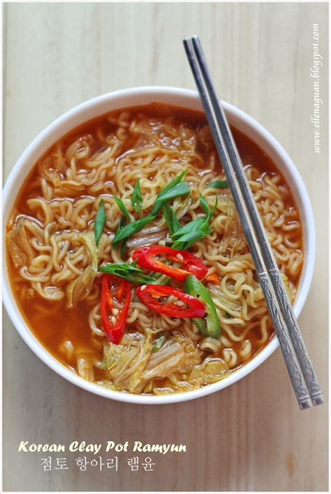 Cuisine Paradise | Singapore Food Blog | Recipes, Reviews And Travel: Korean Clay Pot Ramyun