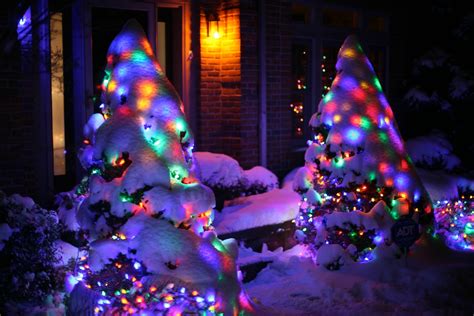 Christmas lights in snow – Ruth E. Hendricks Photography