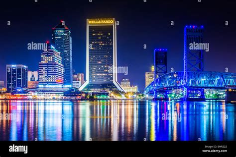 JACKSONVILLE, FLORIDA - JUNE 23: The Jacksonville skyline at night ...