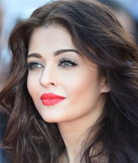 L'Oreal Paris, Aishwarya Rai unveil new red lipstick | Bollywood Bubble