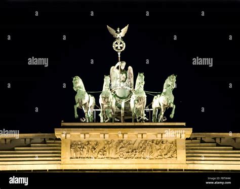 berlin brandenburg gate quadriga Stock Photo - Alamy