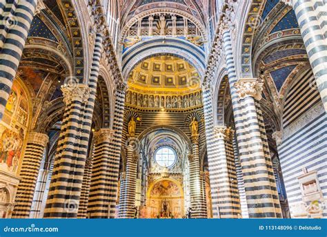 Siena Cathedral Statue Editorial Photo | CartoonDealer.com #39296047