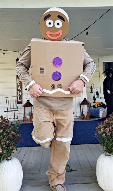 DIY Gingerbread Man Costume from Boxes - Clever Housewife