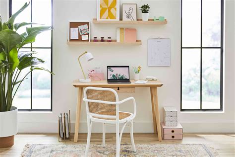 15 Desk Decor Ideas to Create Your Own Aesthetic