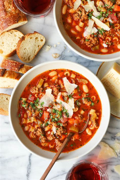 Slow Cooker Olive Garden Pasta e Fagioli - Damn Delicious