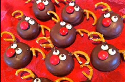 Foodista | Quick and Easy: Reindeer Cupcakes