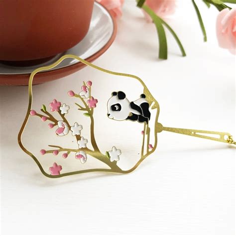 Panda Bookmark, Exquisite Panda Fan Shaped Metal Bookmarks with Tassel