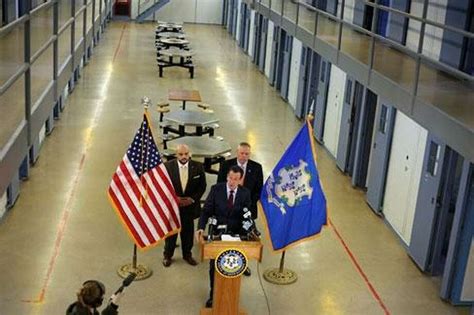 Malloy closes another prison as inmate population declines - New Haven ...