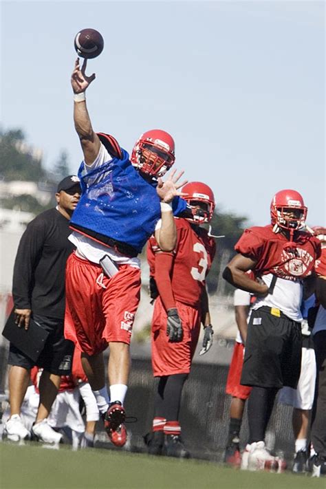 San Francisco Photojournalist Douglas Zimmerman: CCSF Quarterback Darius Bell