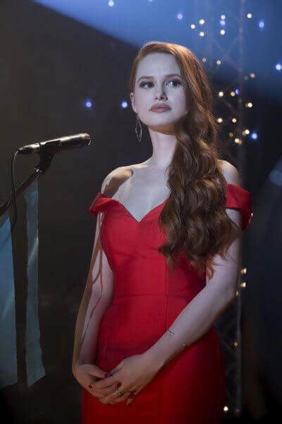 'Riverdale' Season 1 Episode 1 Preview: Photos, Plot and Videos