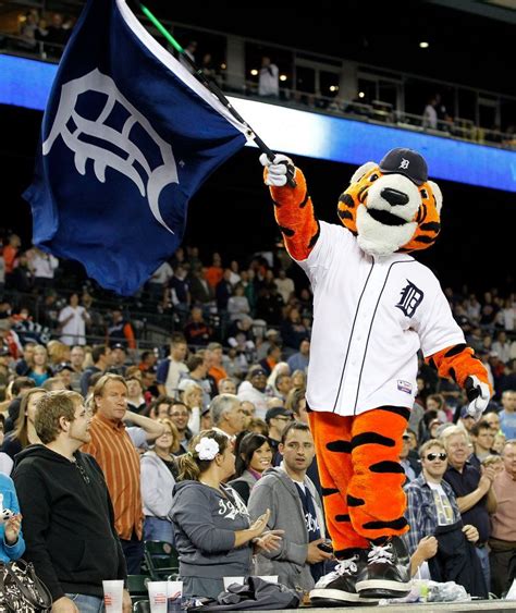 Paws :) | Detroit tigers, Detroit tigers baseball, Detroit baseball