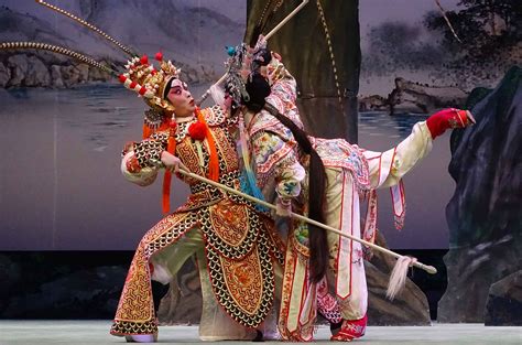 Cantonese Opera: history, performance, theatre and costume design