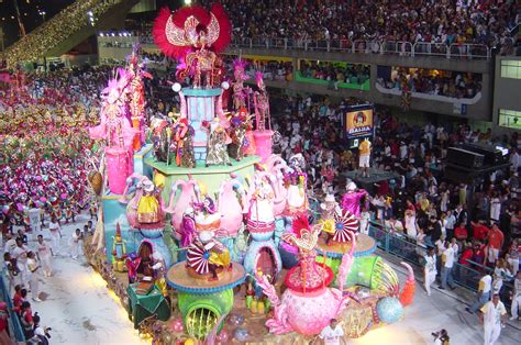 File:Samba school parades 2004.jpg - Wikipedia