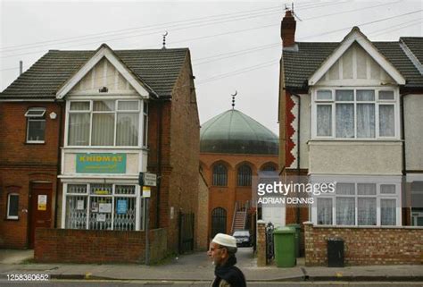 48 Luton Mosque Photos & High Res Pictures - Getty Images