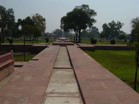 Agra ~ Tourist Attractions | Trawel India