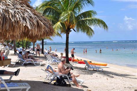 Sol Y Mar Beach Club | Roatan, Honduras