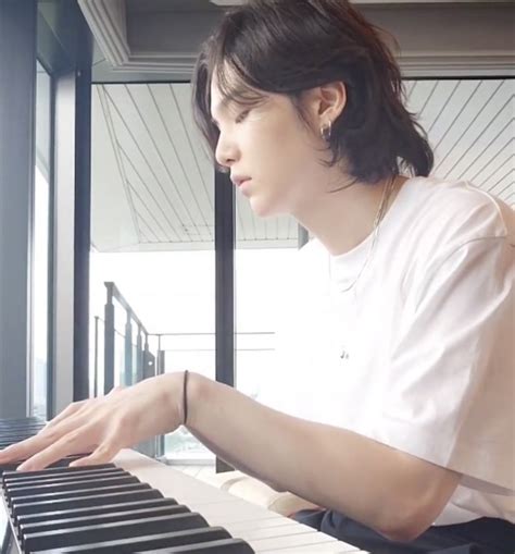 Suga playing Piano instagram post 🎹💜 29 September 2022 | Yoongi, Suga, Min yoongi