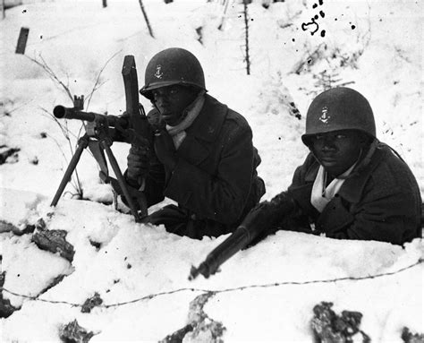 Black soldiers fighting in France, 1944 - Rare Historical Photos