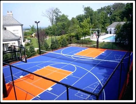 Zuhause Basketballplatz - Dekoration ideen | Basketball court backyard, Outdoor basketball court ...