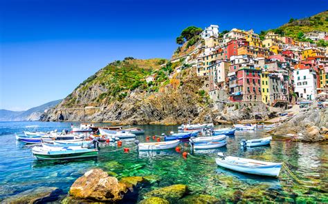 Wallpaper Italy, Riomaggiore, sea, coast, boats, houses 3840x2160 UHD 4K Picture, Image