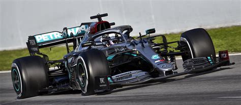 All the angles of Mercedes-AMG Petronas F1 Team's new W11 from the ...