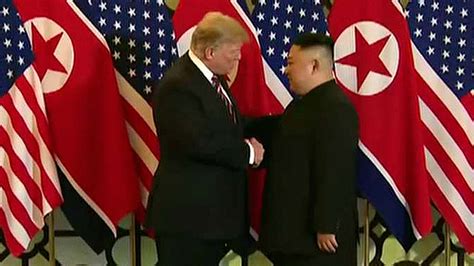 Trump shakes hands with North Korea’s Kim Jong Un at start of Hanoi summit | Fox News