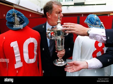 1966 world cup final geoff hurst hi-res stock photography and images - Alamy