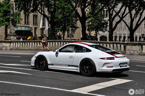 2017 Porsche 911 R Spotted in Düsseldorf, German Owner Went for Red Stripes - autoevolution