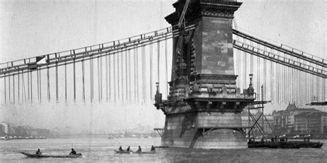 10 interesting moments in the history of the Chain Bridge – PHOTOS ...