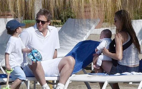 Hugh Grant wife Anna Eberstein with family | Eceleb-Gossip