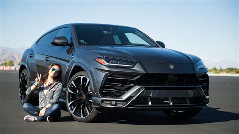 The Lamborghini Urus Wearing 23-Inch Wheels Is the Same as a Short Girl in Platform Heels