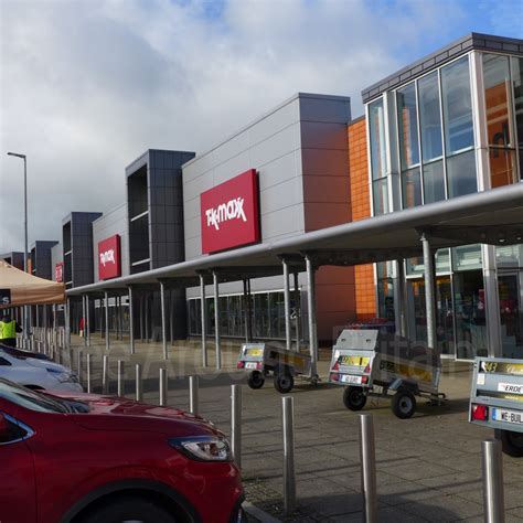 Pictures of [shopping-centre] Navan Retail Park, Moathill, Navan, Co. Meath - See Around Britain