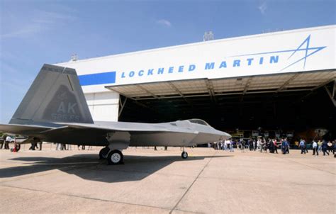 Lockheed Martin Awarded $199M for Multiple Launch Rocket System Family ...